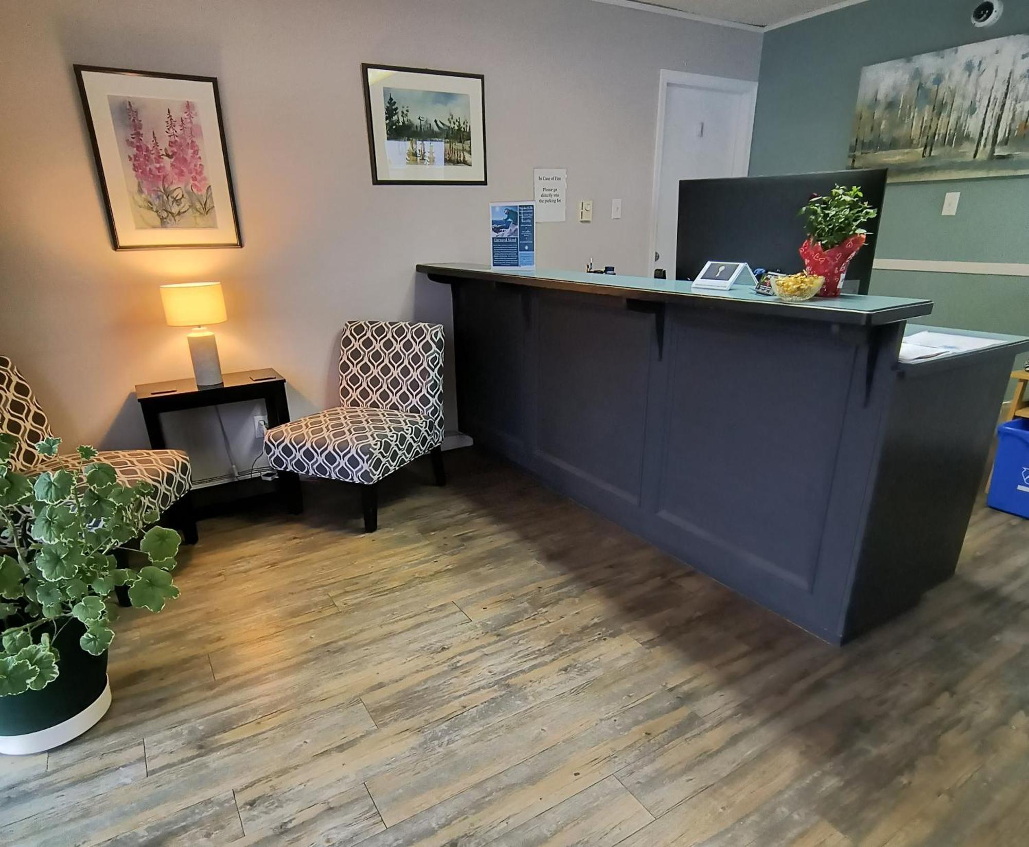 Fireweed Motel Smithers Ngoại thất bức ảnh