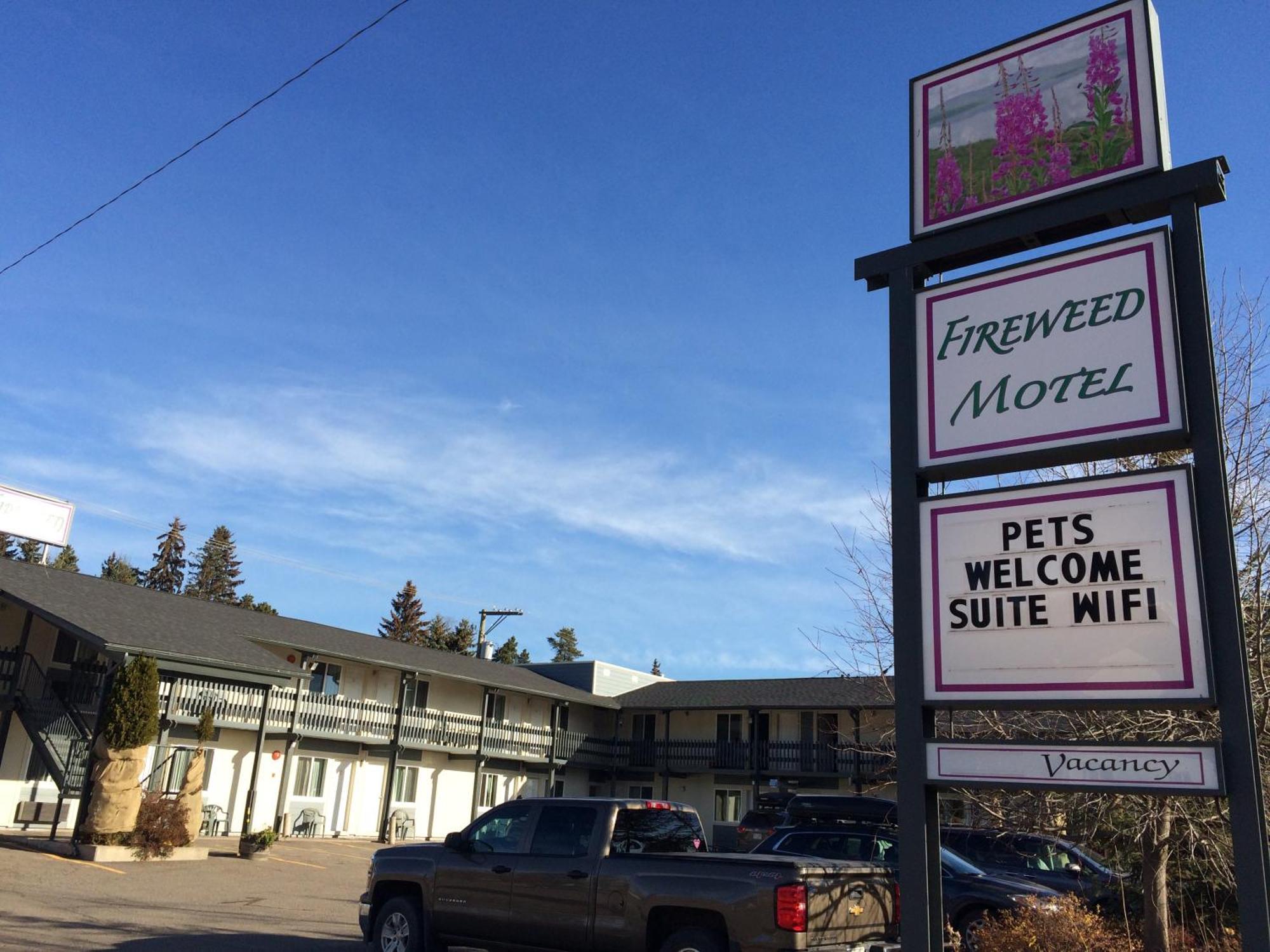 Fireweed Motel Smithers Ngoại thất bức ảnh