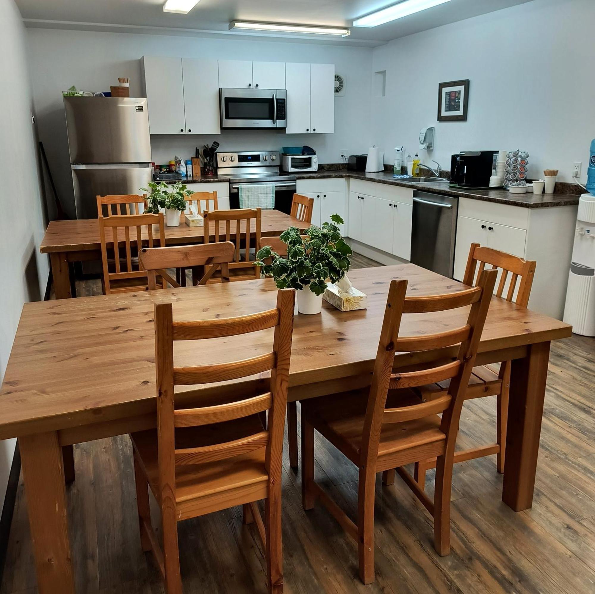 Fireweed Motel Smithers Ngoại thất bức ảnh